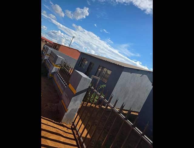 2 BEDROOM HOUSE FOR SALE IN DRIEZIEK